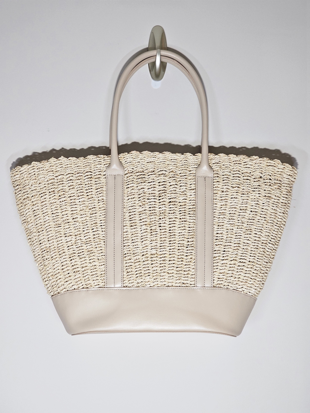 Vineyard Vines Neutral Straw Tote Bag with Cream Leather Trim